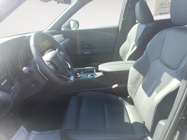 2026 Lexus TX 550h+ - Photo 9
