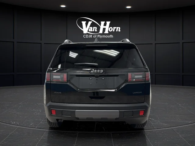 New 2026 Diamond Black Crystal Pearl-Coat Exterior Paint Jeep Laredo image 6