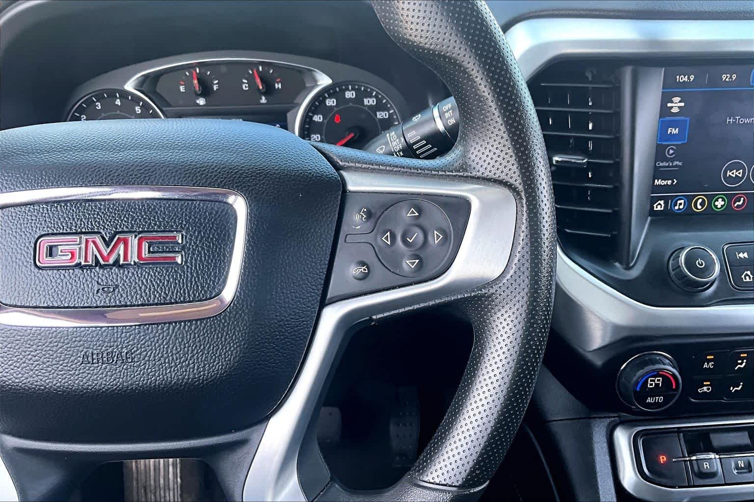 Used 2023 Summit White GMC SLE image 25