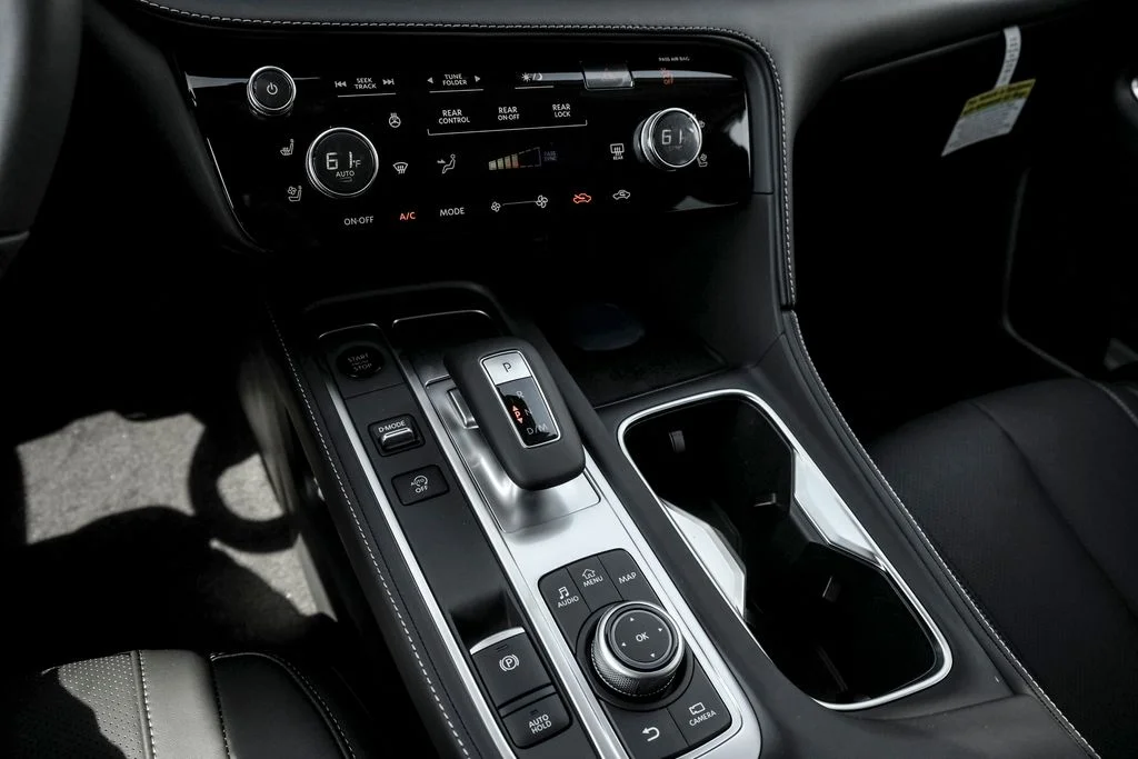 New 2027 MINERAL BLACK INFINITI Luxe AWD image 16