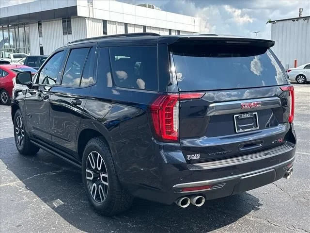 2023 GMC Yukon AT4 - Photo 8