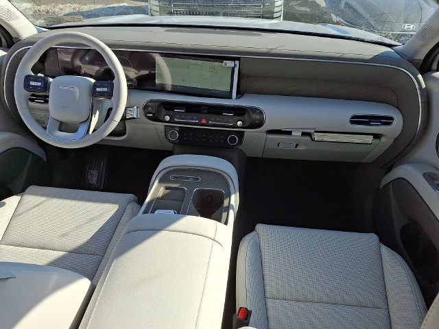 New 2026 Silver Hyundai SEL Premium image 10