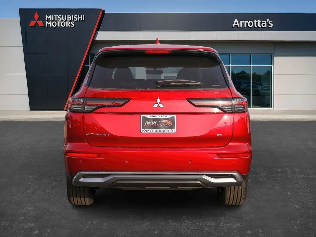 New 2026 Red Diamond Mitsubishi LE image 6