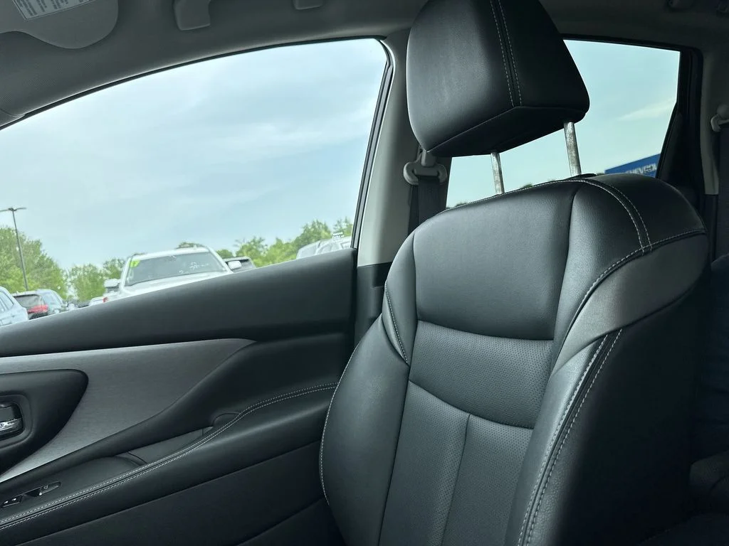 Used 2023 Black Nissan SL image 12