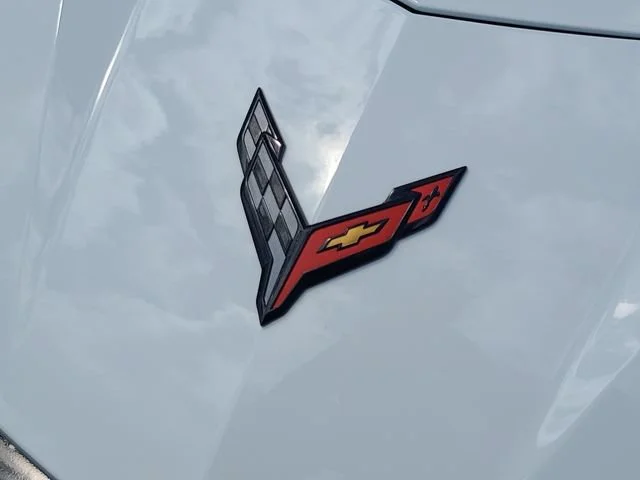 Used 2027 Arctic White Chevrolet 3LT image 31