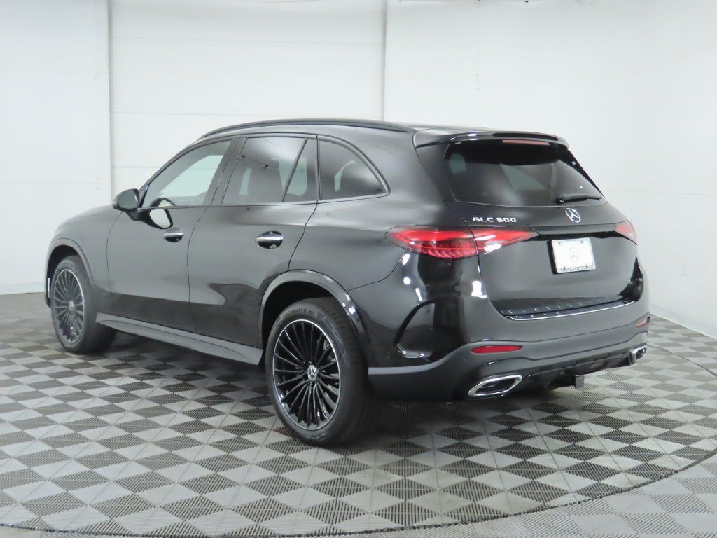 Used 2026 Obsidian Black Metallic Mercedes-Benz GLC 300 image 7