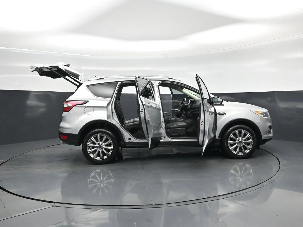 Used 2017 Silver Ford Titanium image 4