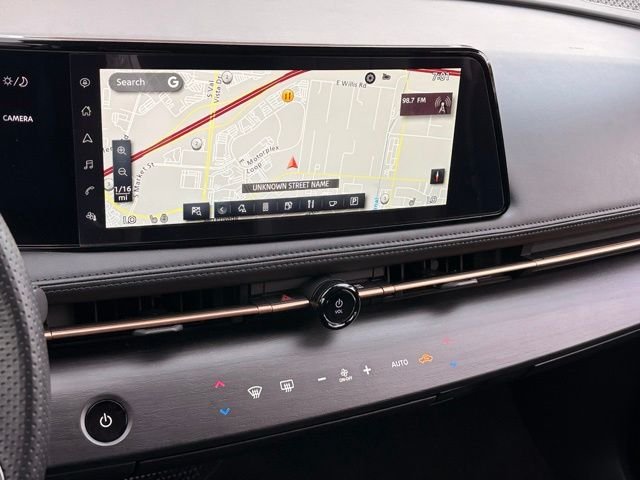 Used 2024 Diamond Pearl Nissan ENGAGE image 18