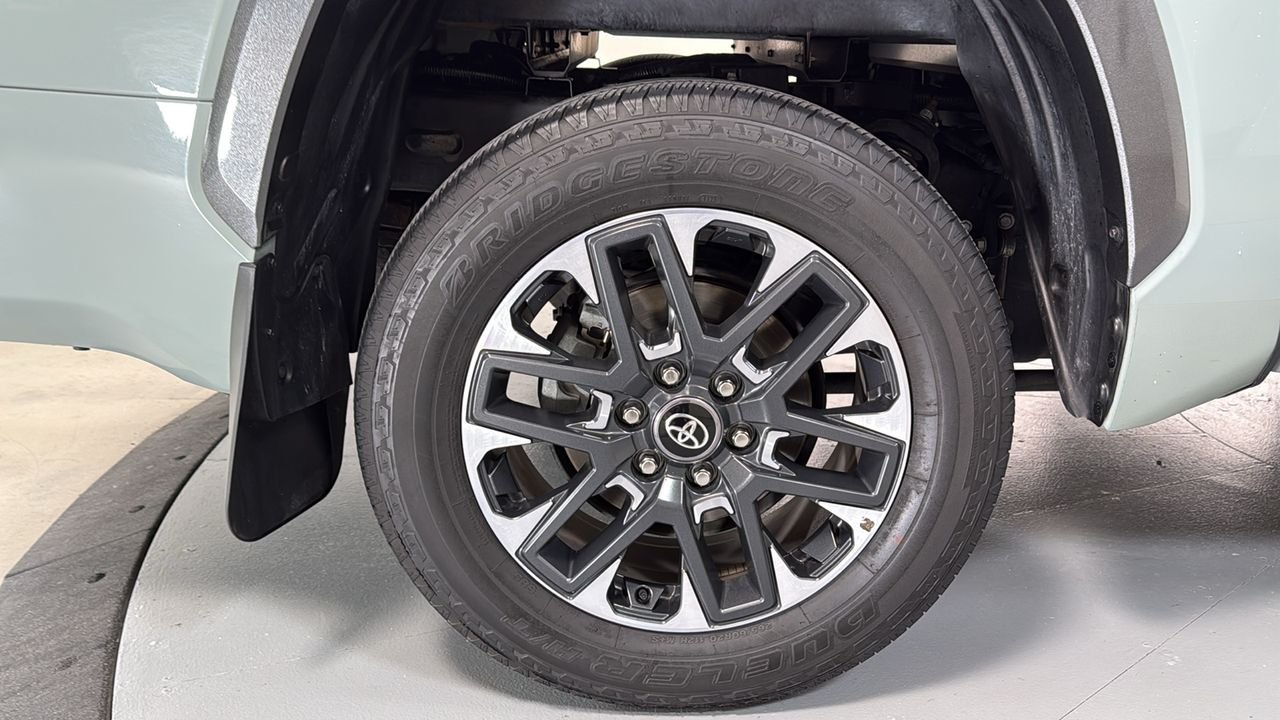 Certified Used 2025  Toyota Limited image 22