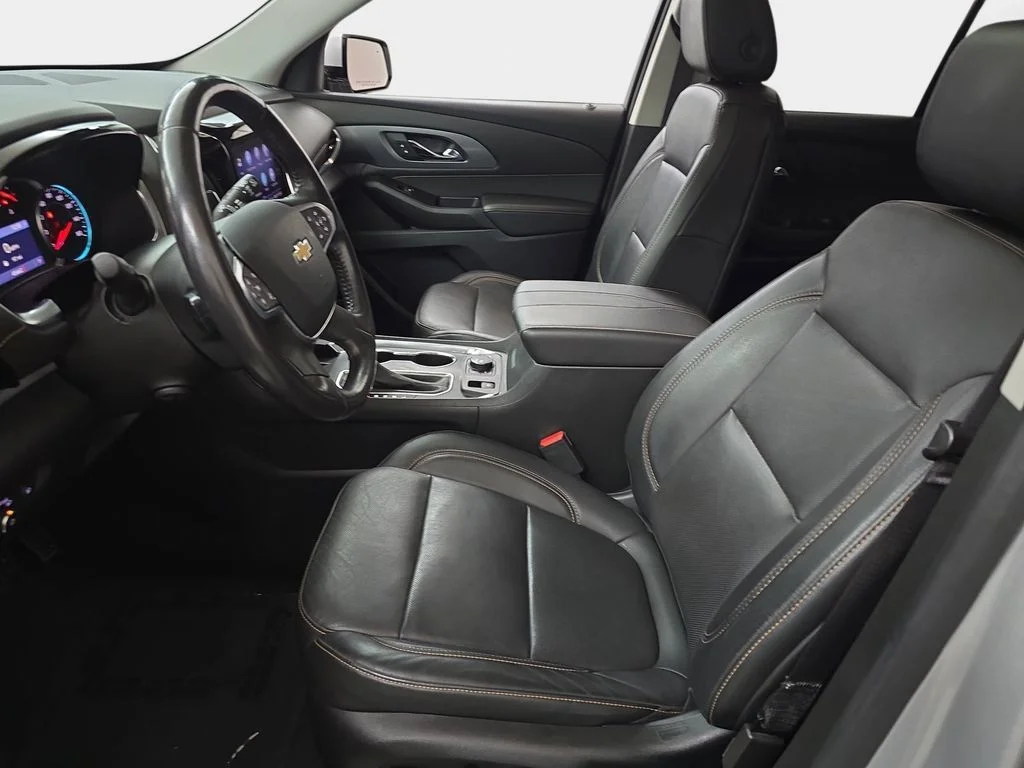 Used 2020 Silver Ice Metallic Chevrolet Premier image 18