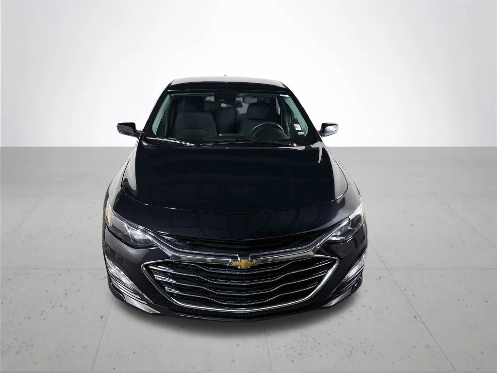 Used 2025 Black Chevrolet LT image 3