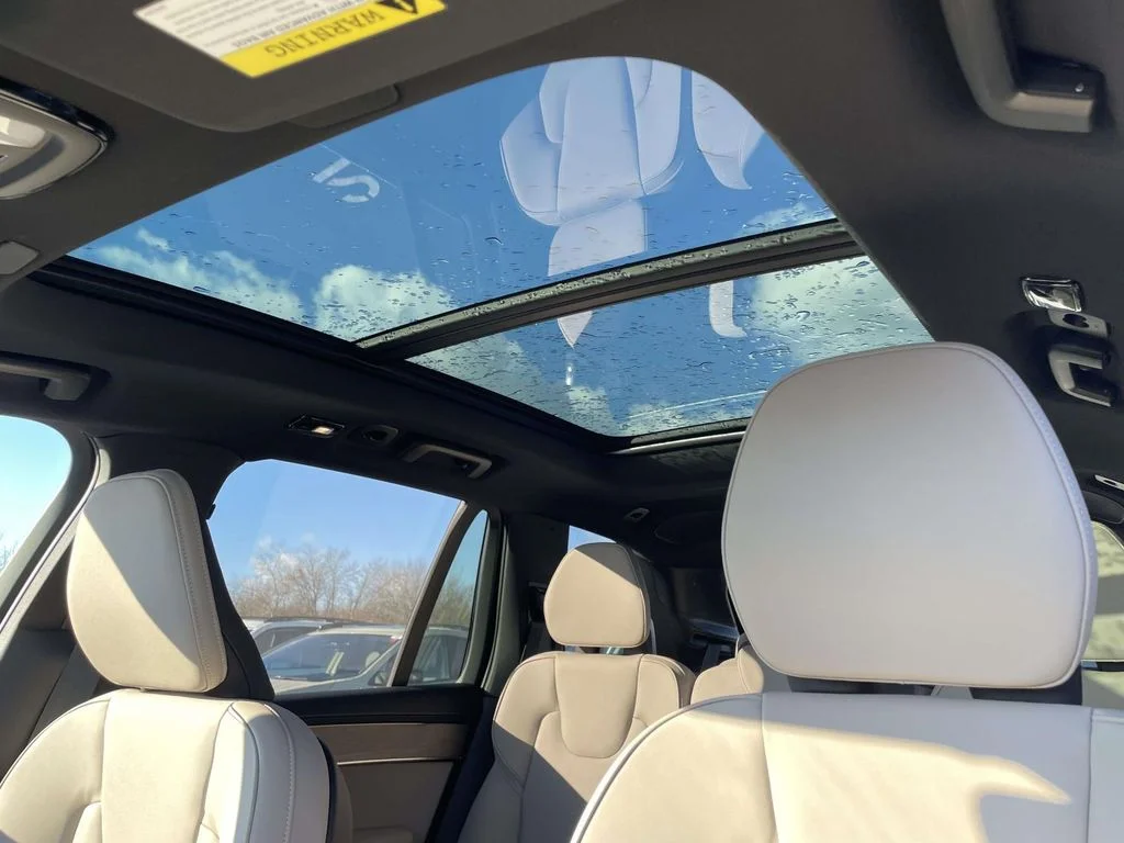 New 2026 Vapour Grey Volvo Plus image 9