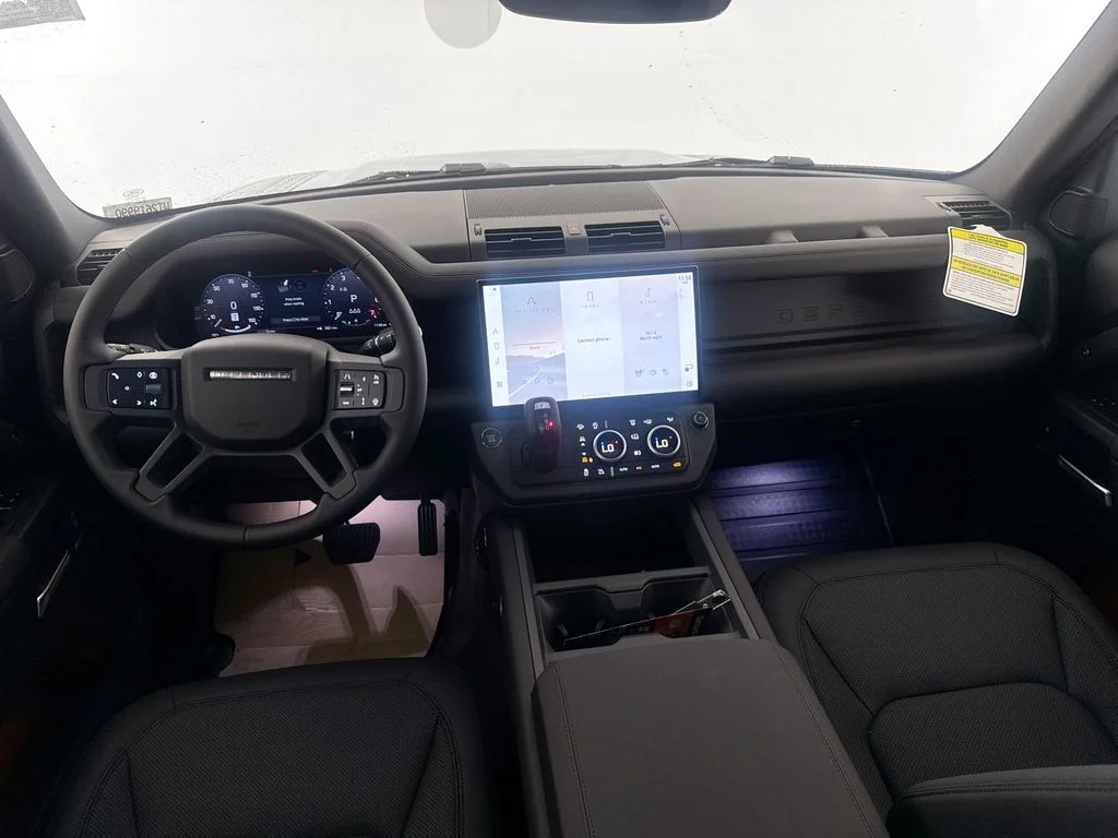 New 2026 Santorini Black Land Rover X-Dynamic SE image 21