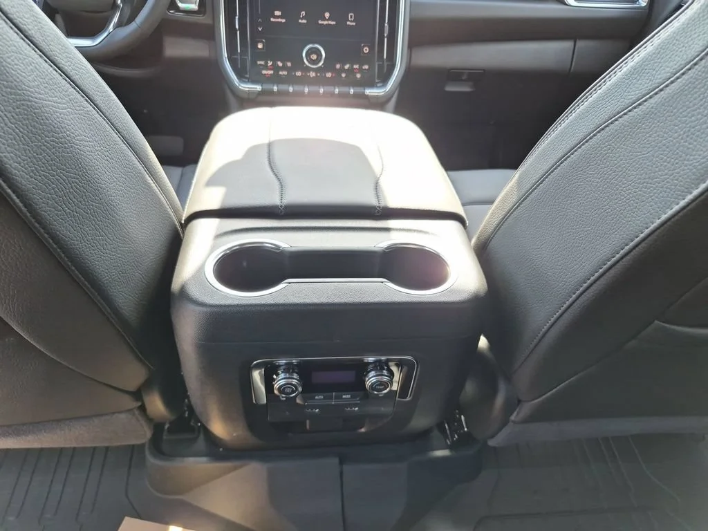 2026 GMC Yukon XL Denali - Photo 36