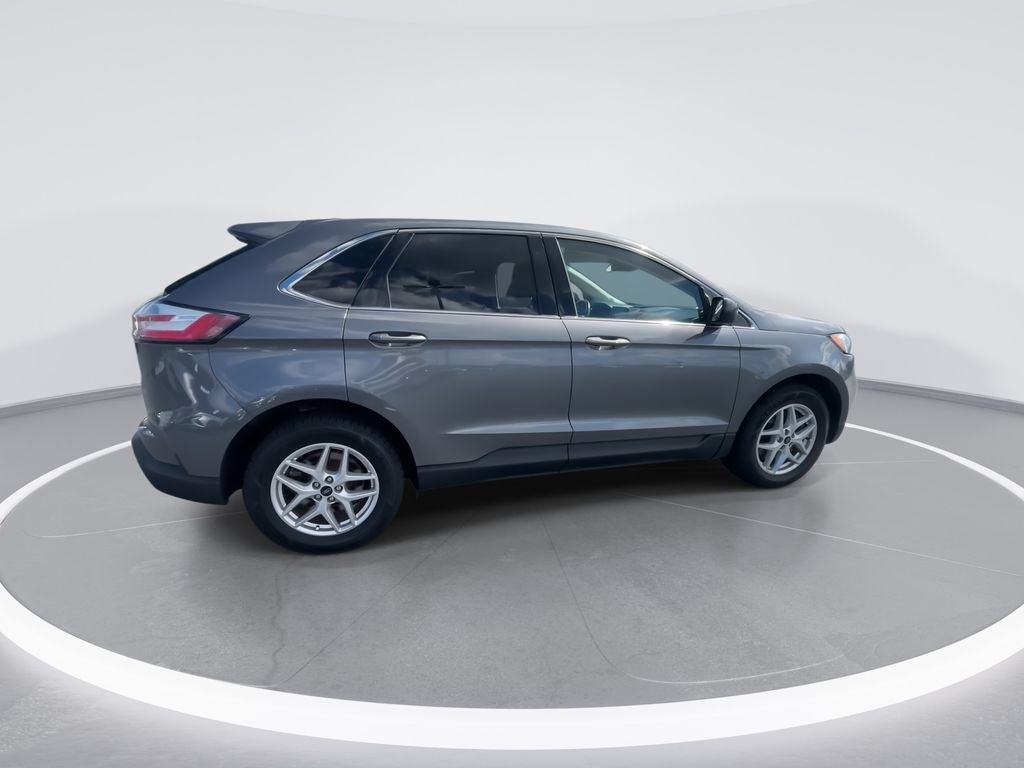 Used 2023 Gray Ford SEL image 9