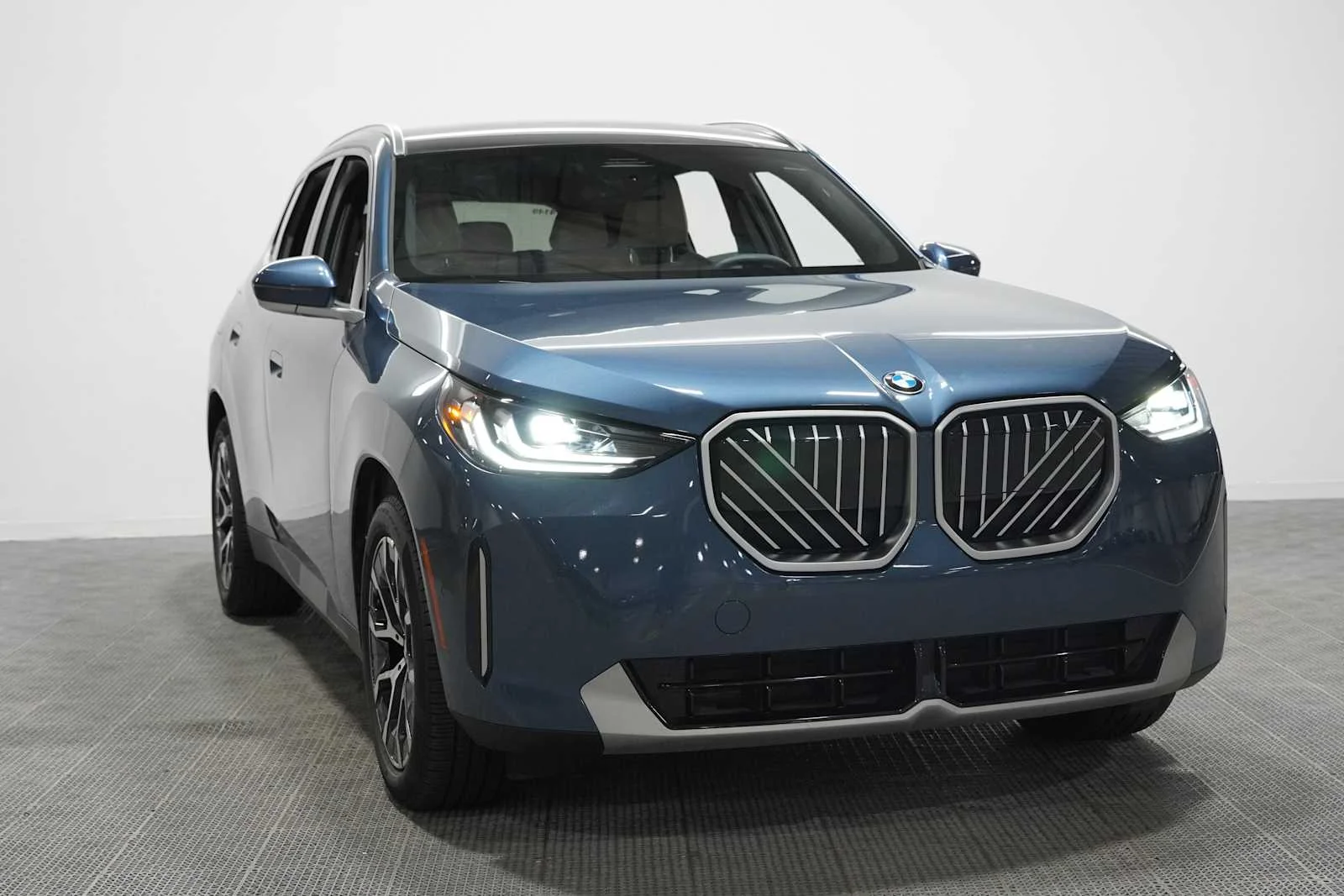 Used 2026 Arctic Race Blue metallic BMW 30 xDrive image 9