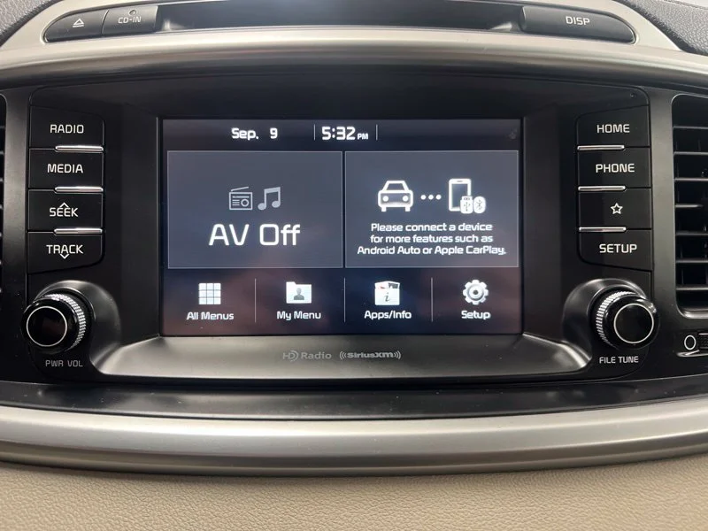 Used 2019 White Kia LX image 26