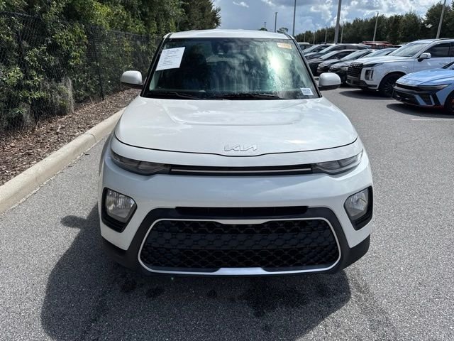 Used 2022 White Kia LX image 7