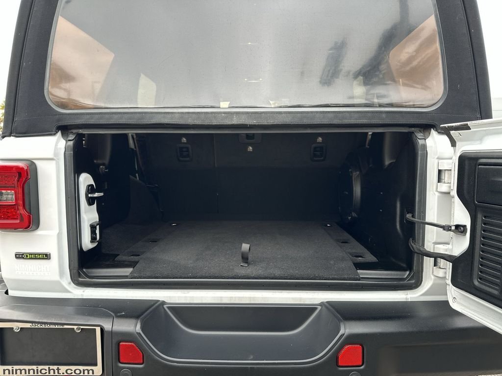 Used 2021 White Jeep Unlimited Rubicon image 23