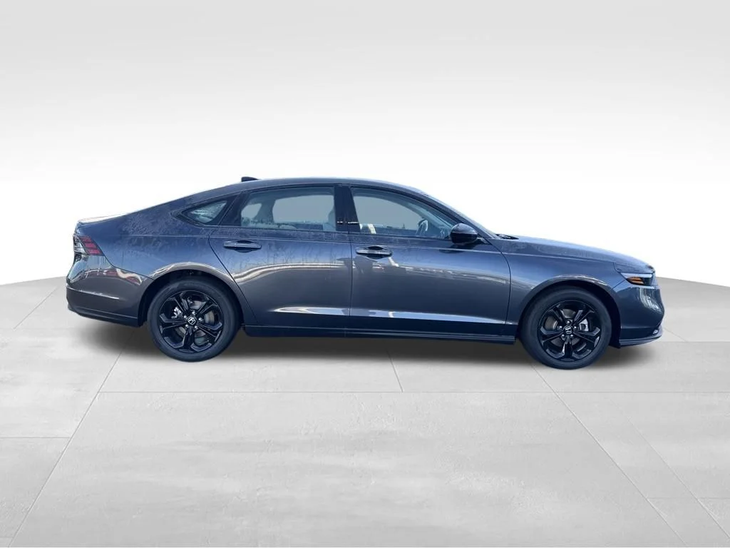 2025 Honda Accord SE - Photo 8