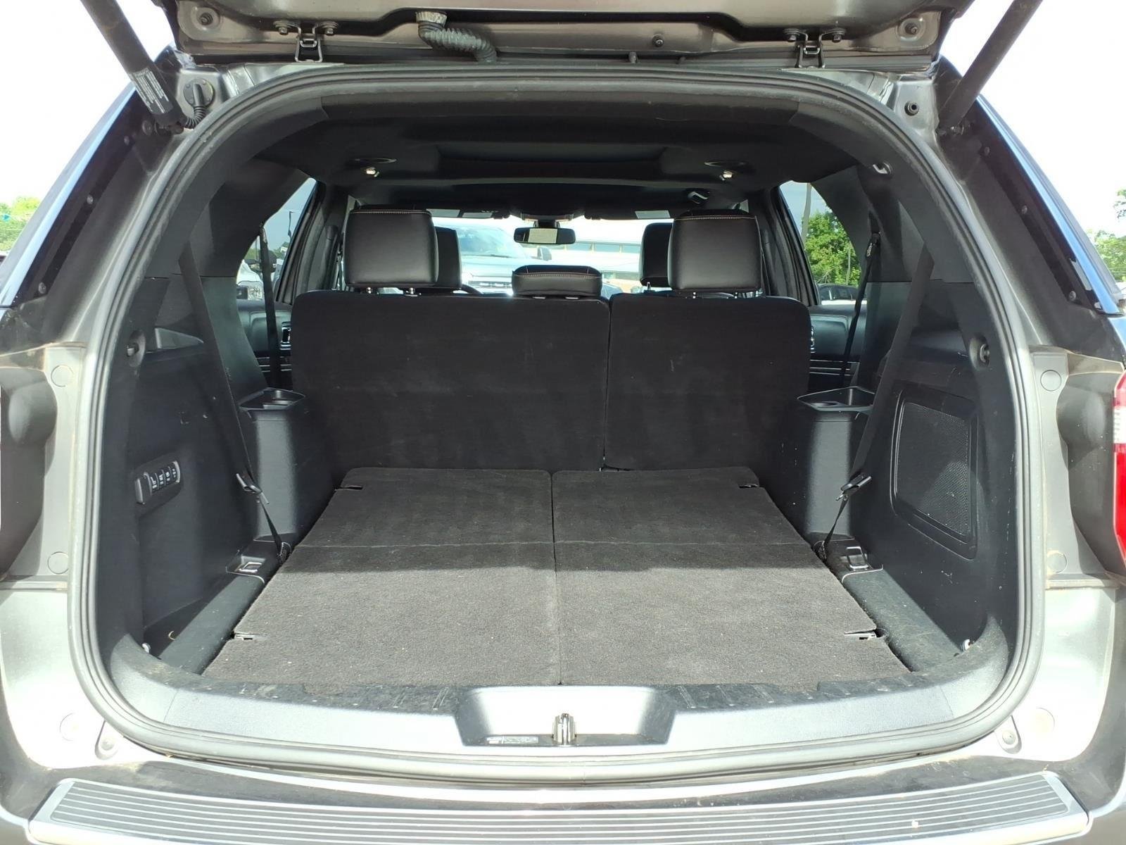 Used 2018 Magnetic Metallic Ford Platinum image 32