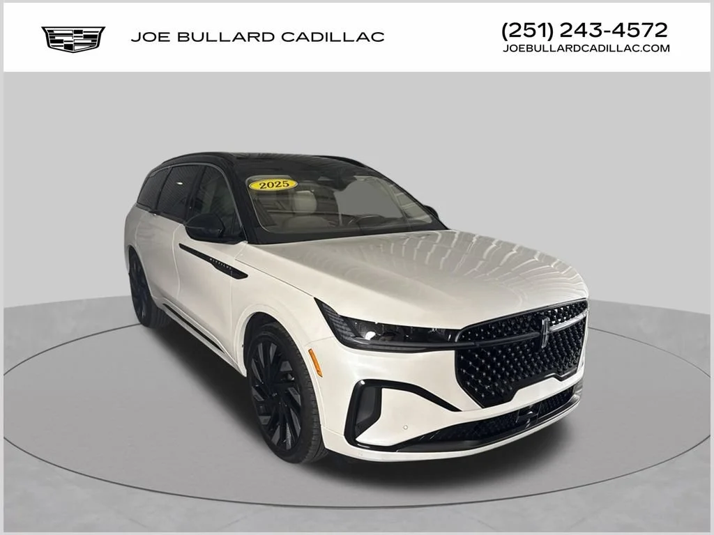 2025 Lincoln Nautilus Black Label AWD's photo