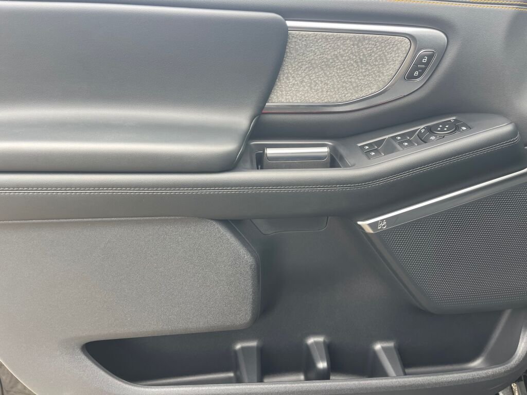New 2027 Agate Black Metallic Ford Tremor image 7