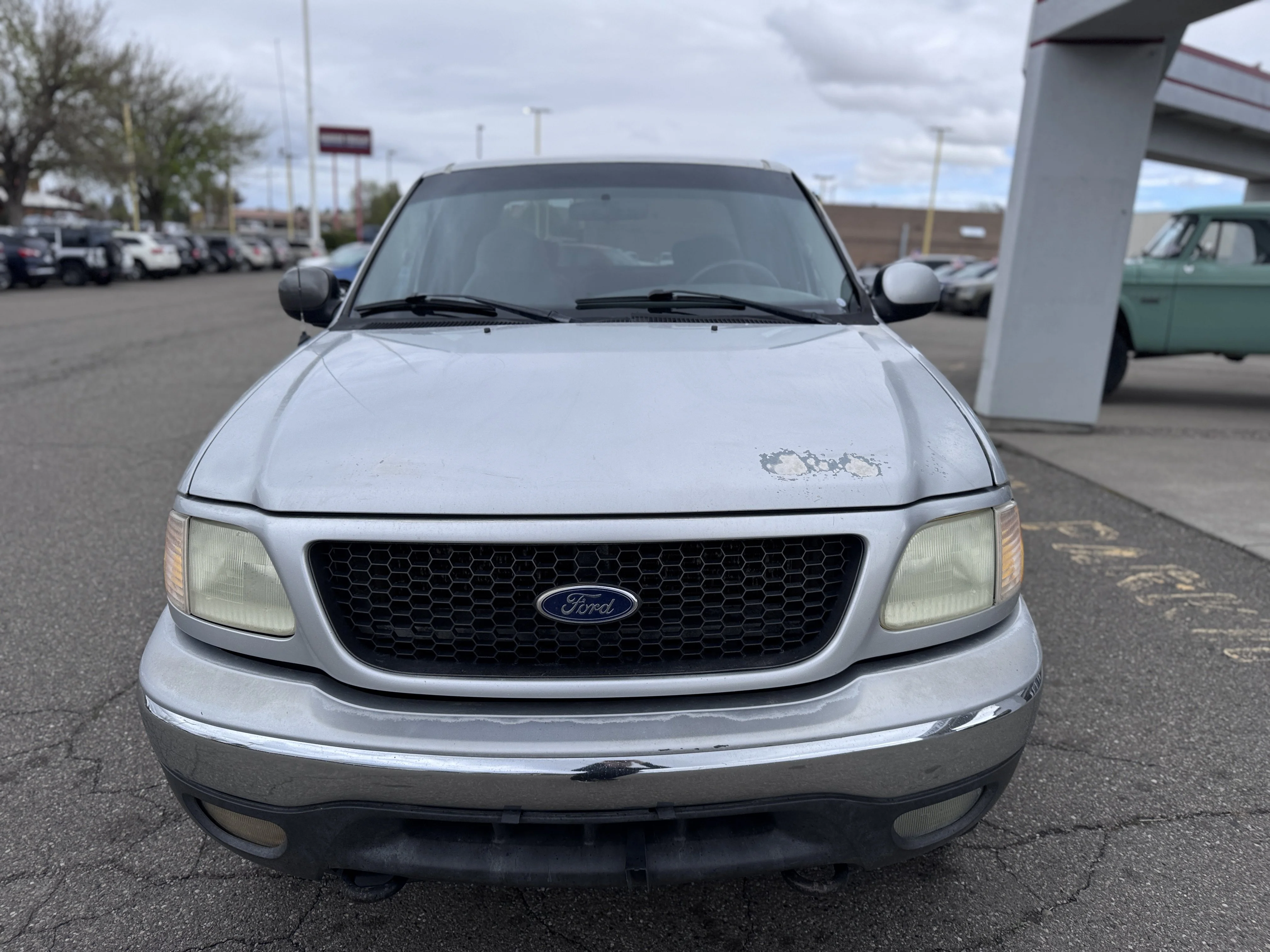 Used 2002  Ford King Ranch image 3