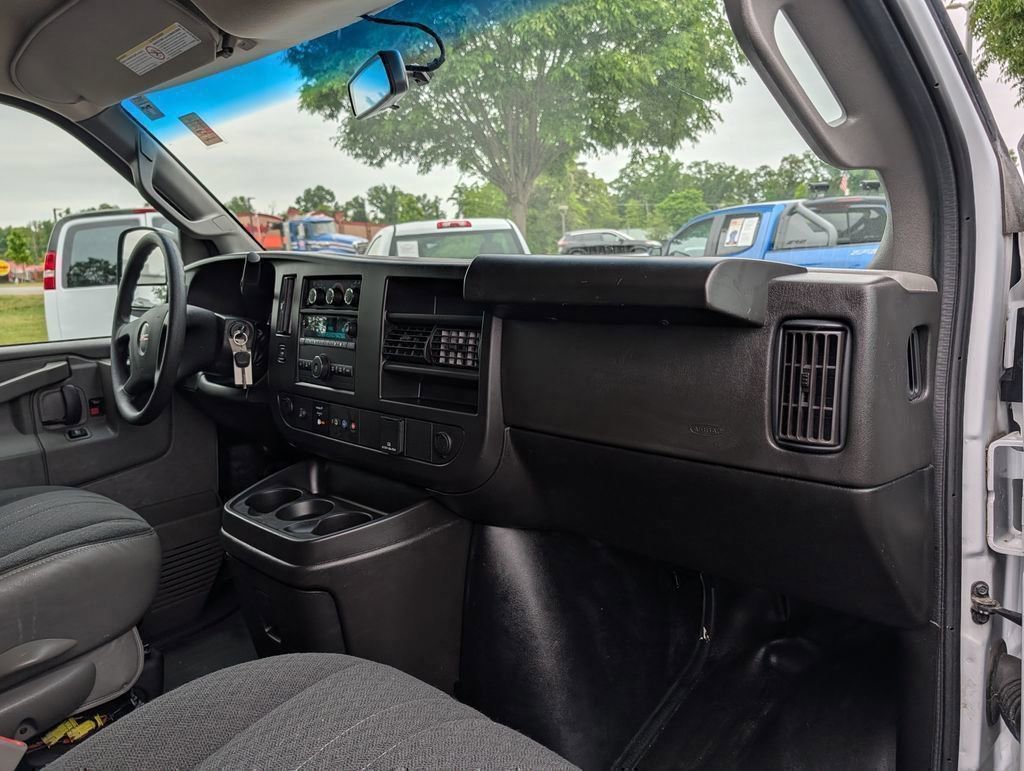 Used 2024 Summit White GMC Work Van image 10