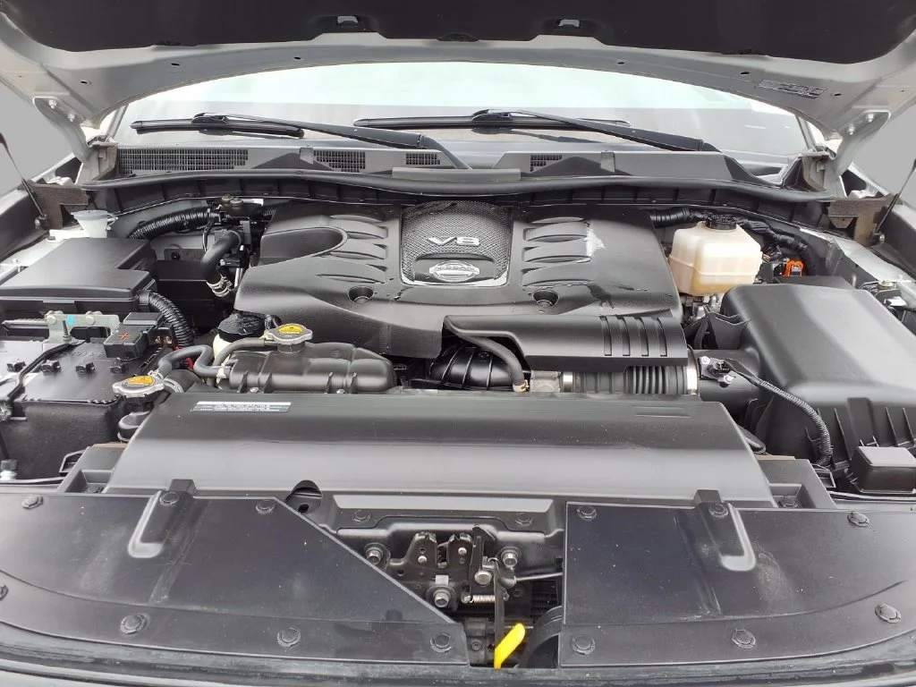 Used 2024 Silver Nissan SL image 3