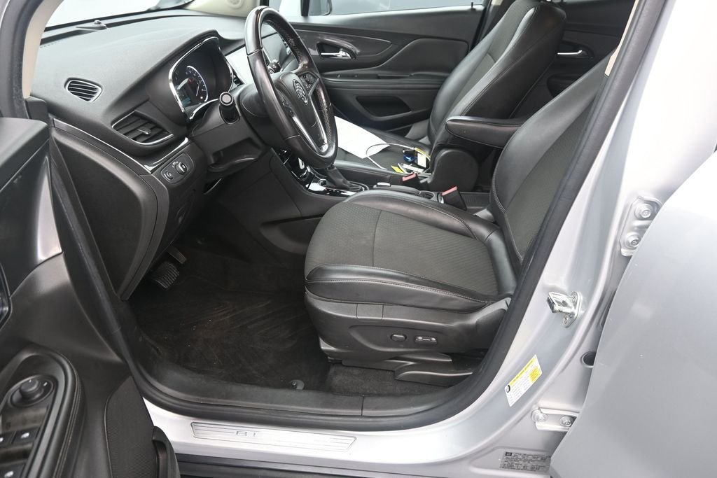 Used 2018 Silver Buick Preferred image 16