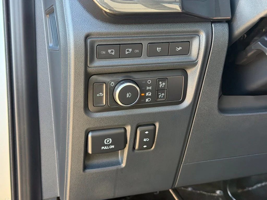 Used 2022 Silver Ford XLT image 23