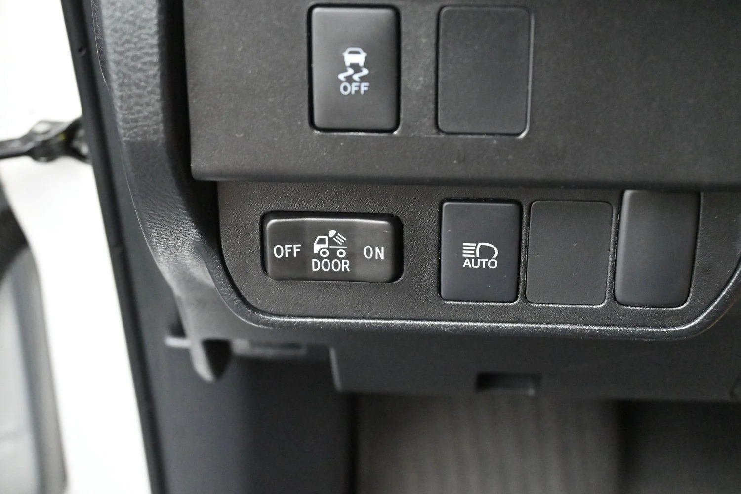 Used 2023 White Toyota SR image 25
