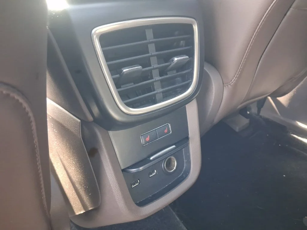 Used 2016  Lincoln Reserve image 26