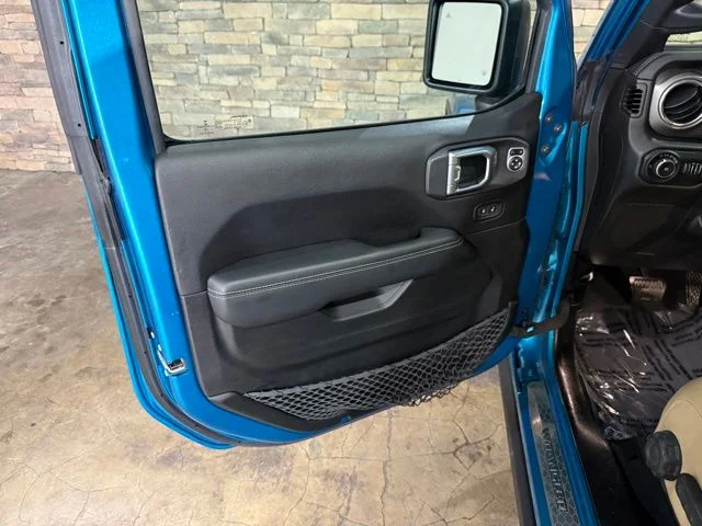 Used 2019 Bikini Pearlcoat Jeep Unlimited Rubicon image 9