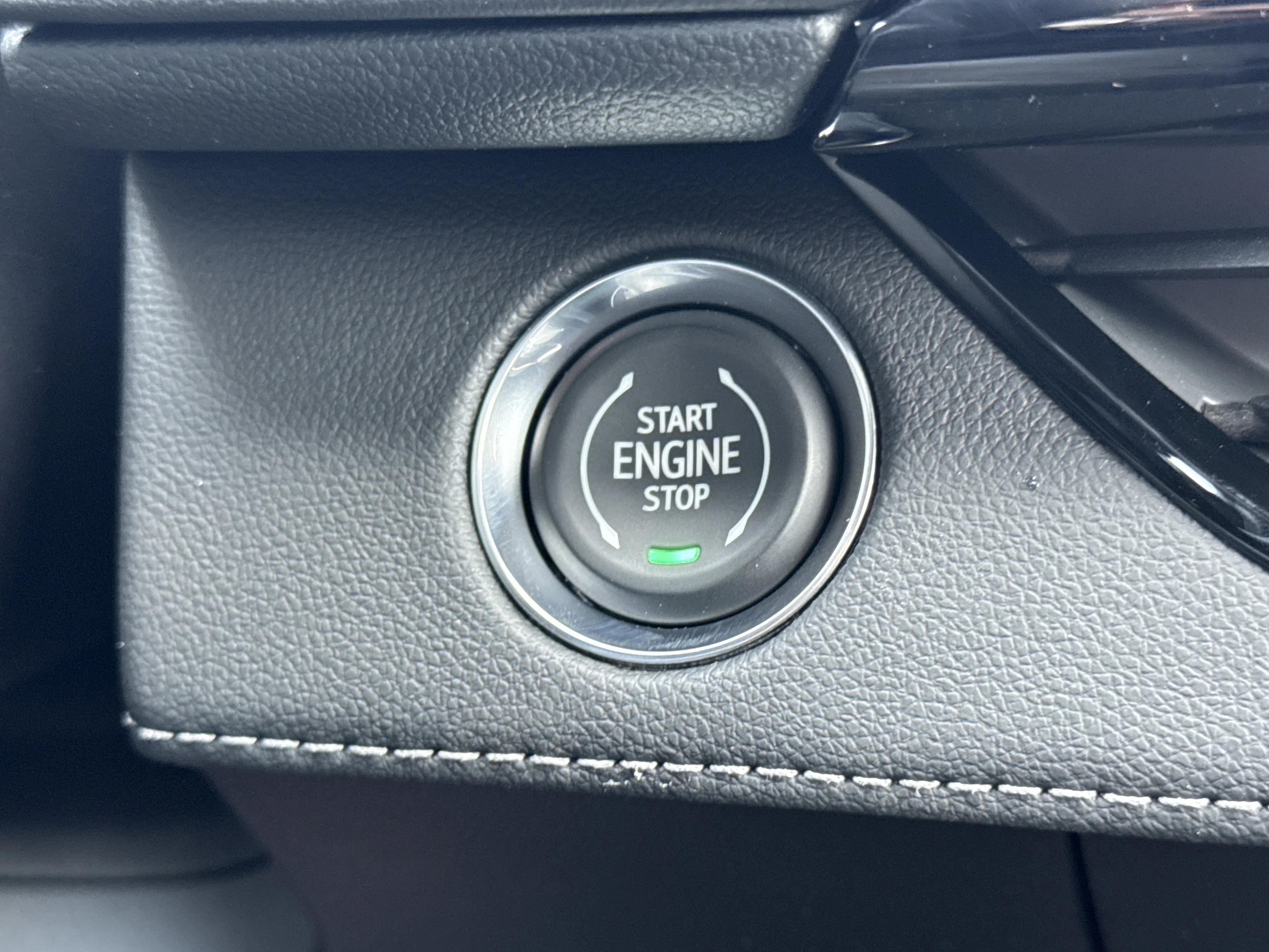 New 2026 Ebony Twilight Metallic Buick Avenir AWD image 26