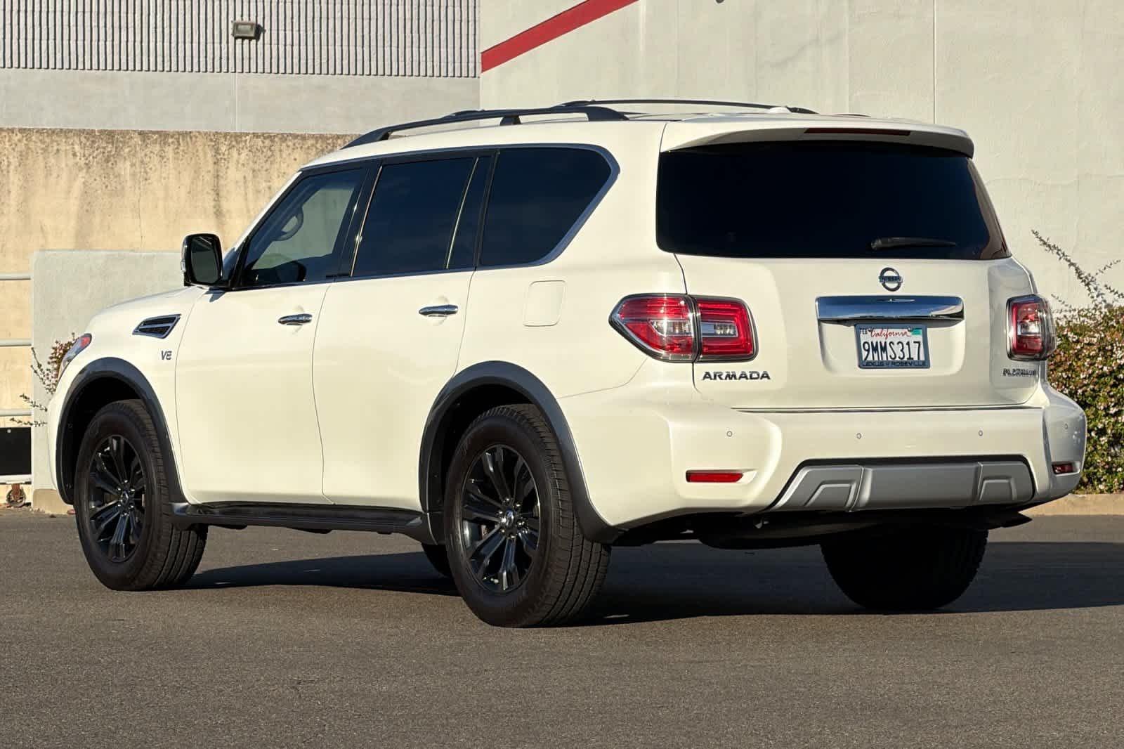 Used 2017 Pearl White Nissan Platinum image 7