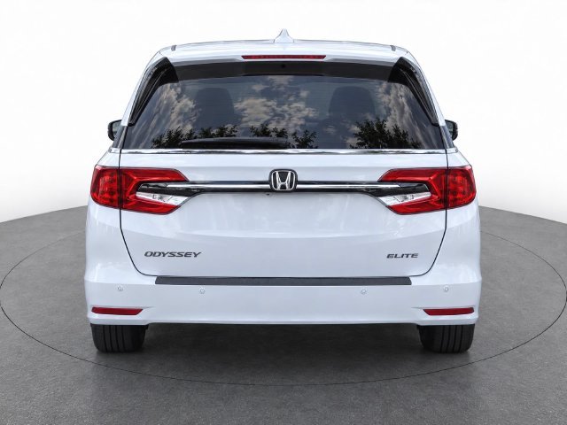 Used 2022 White Honda Elite image 7