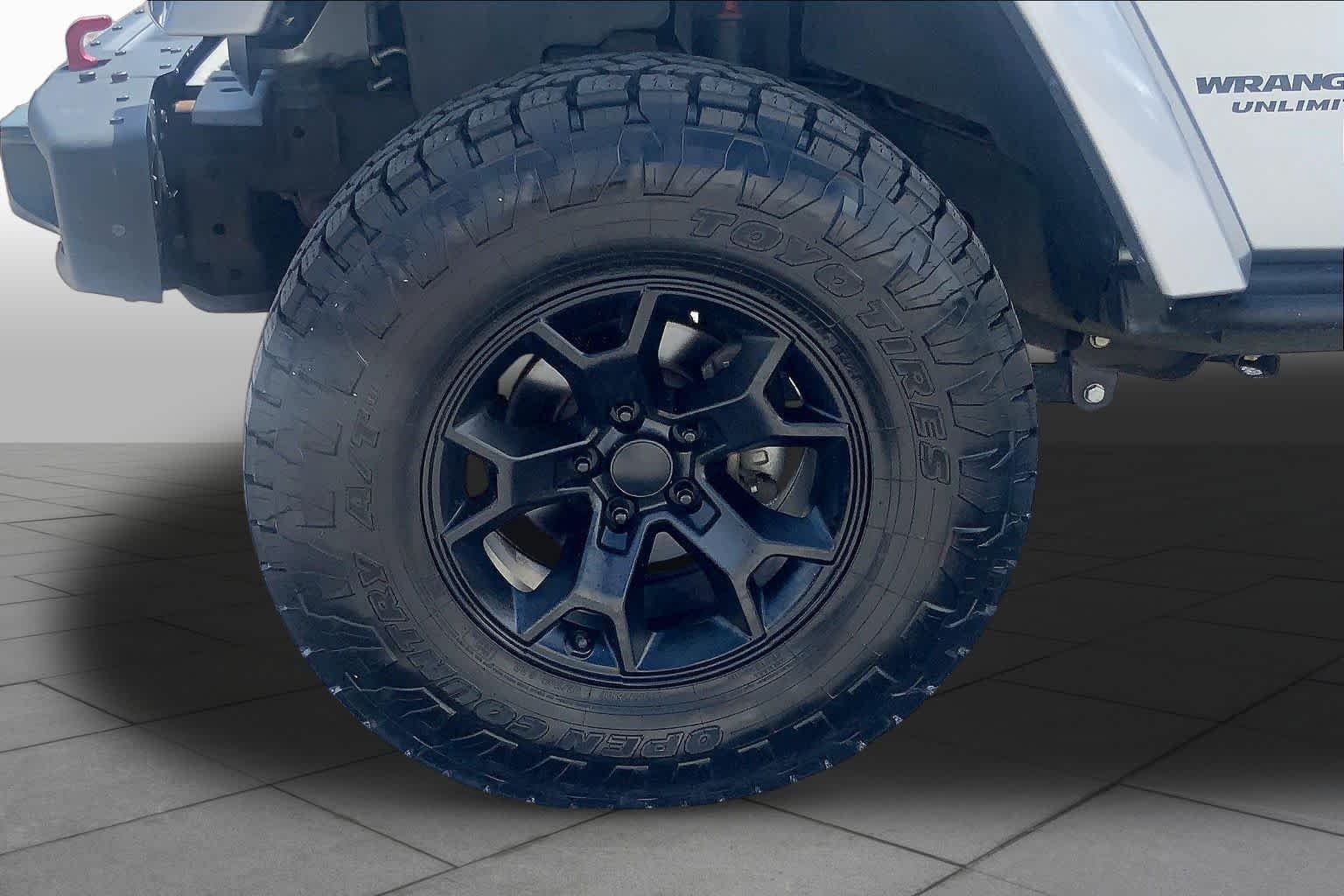 Used 2014 Billet Clearcoat Metallic Jeep Rubicon X image 11
