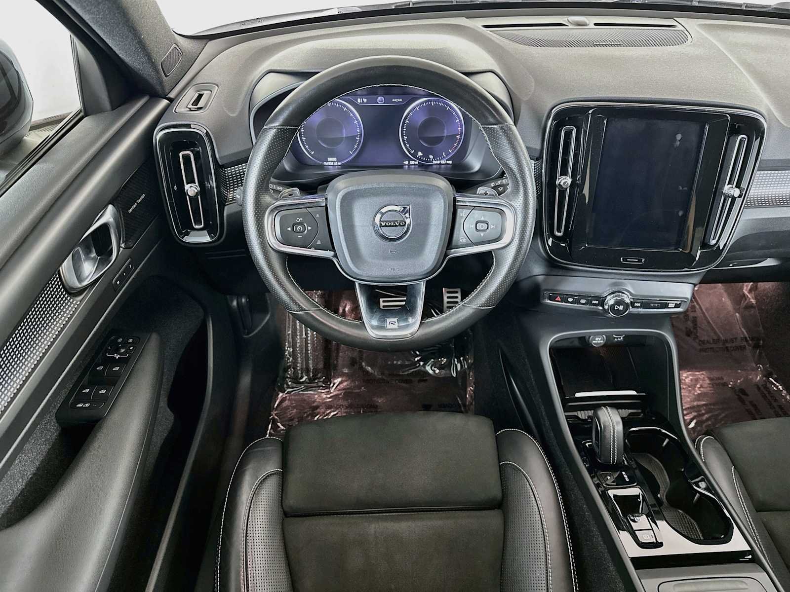 Used 2020 CRYSTAL WHITE MET Volvo R-Design image 21