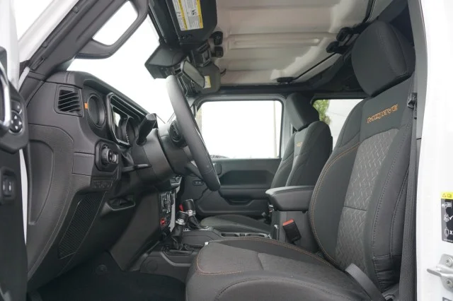 Used 2025 WHITE Jeep Mojave image 18