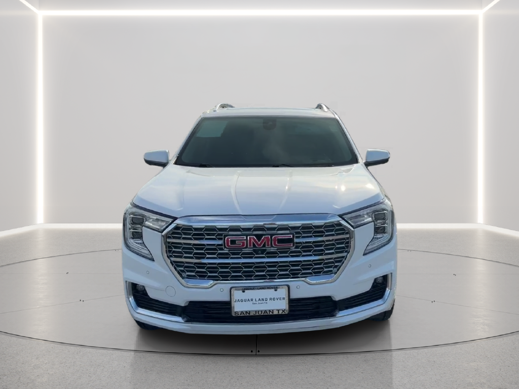 Used 2024 White GMC Denali image 2