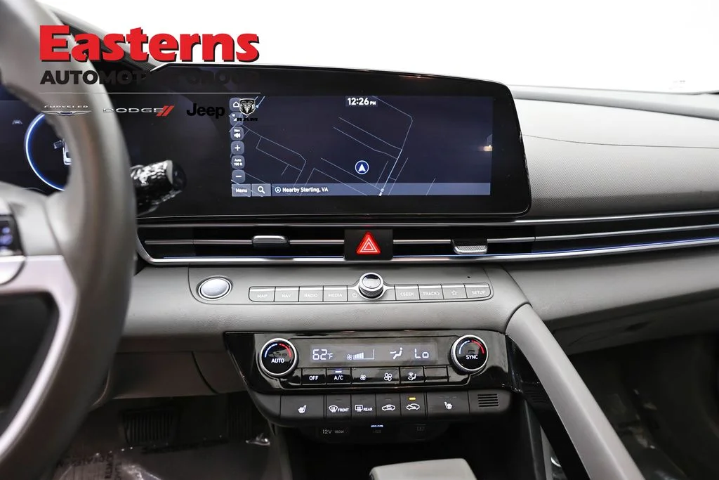 Used 2025 Gray Hyundai SEL Convenience image 12