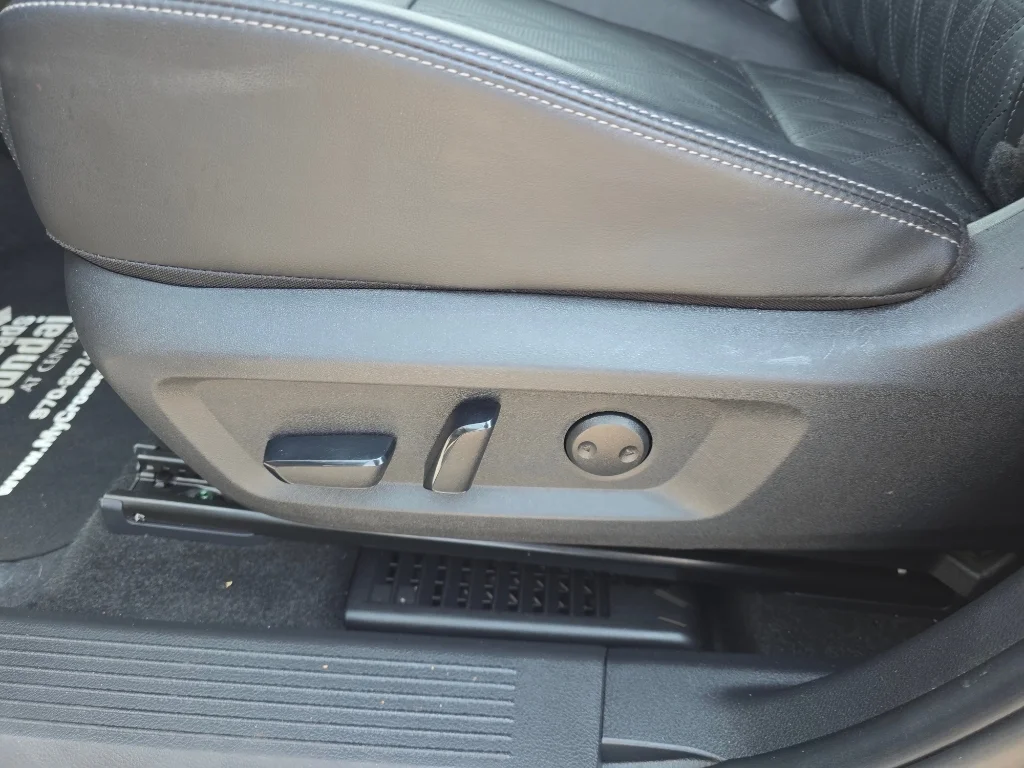 Used 2024 Boulder Gray Pearl Nissan Platinum image 15