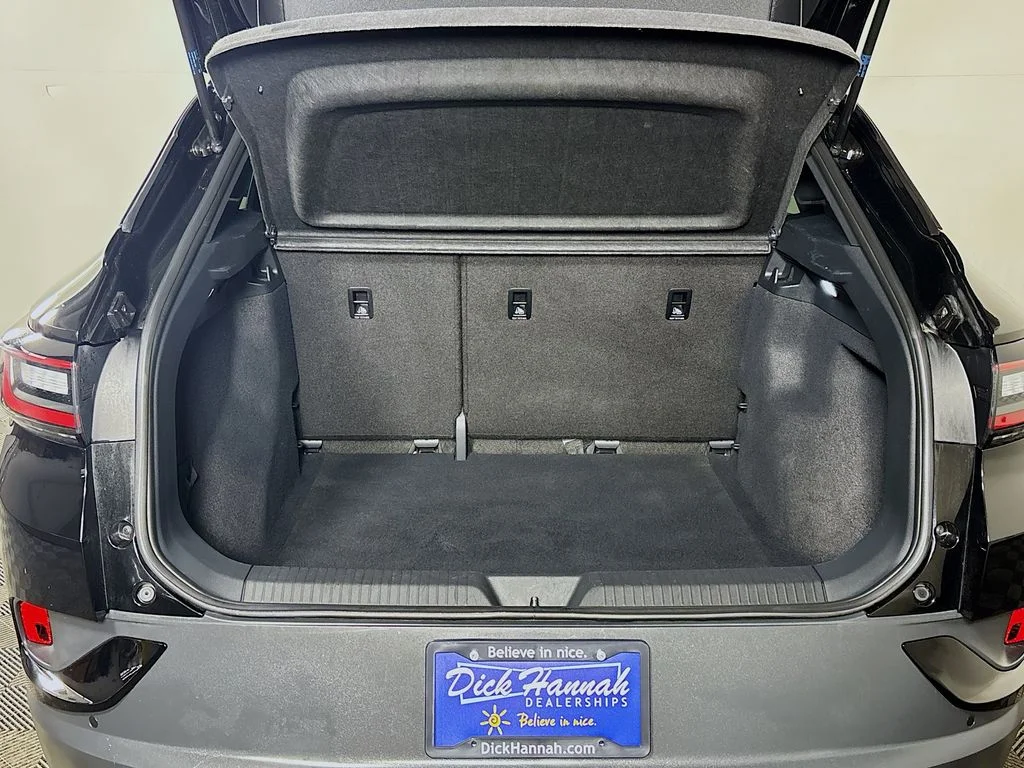 Used 2021 Black Volkswagen Pro image 21