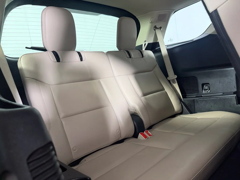 Used 2021 White Ford Limited image 19