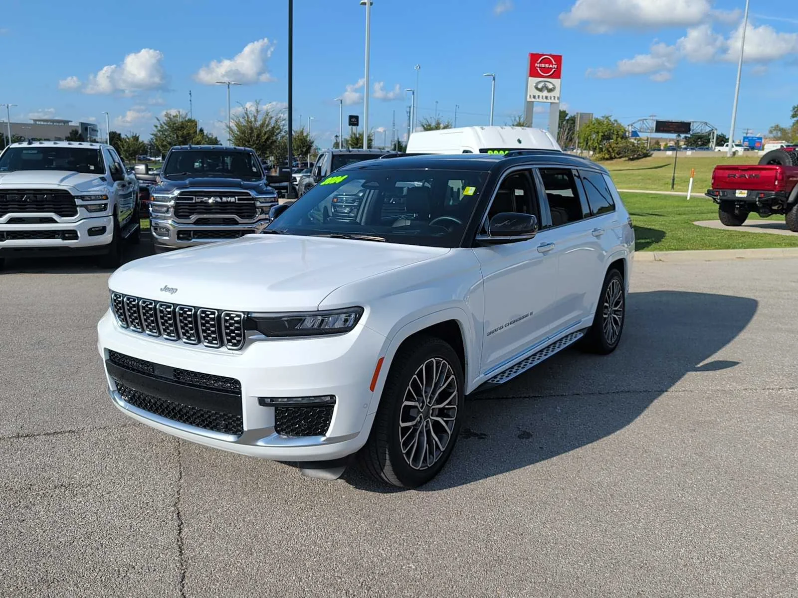 Used 2024 Bright White Clearcoat Jeep Summit Reserve image 4