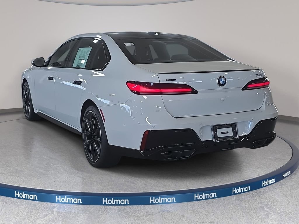 2026 BMW 7 Series 760i - Photo 6