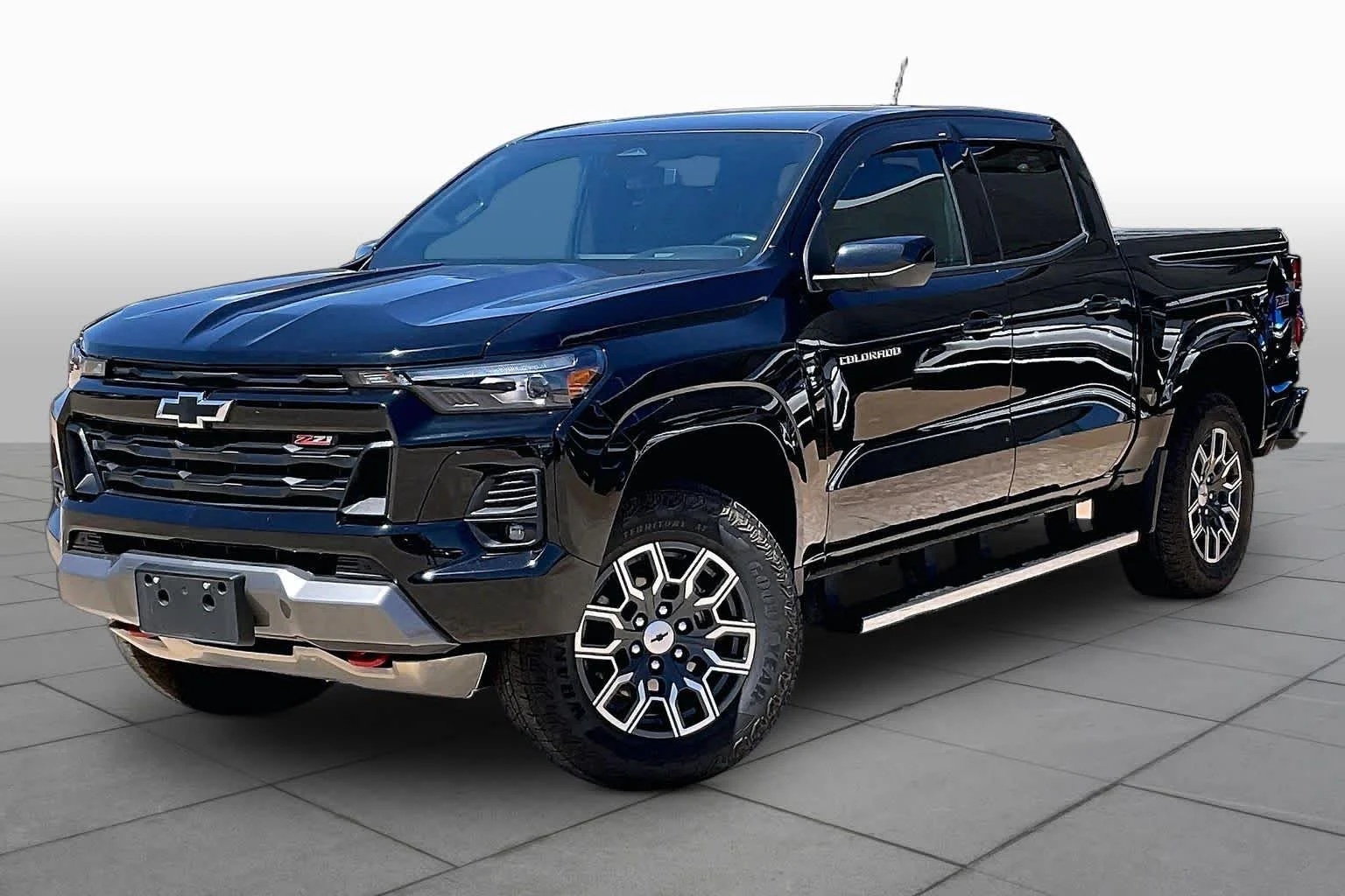 Used 2024 Black Chevrolet 4WD Z71 image 2