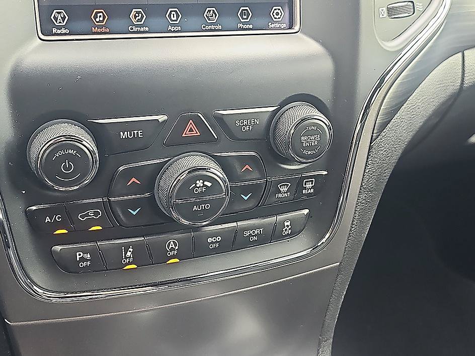 Used 2021 Diamond Black Crystal Pearlcoat Jeep Freedom image 21